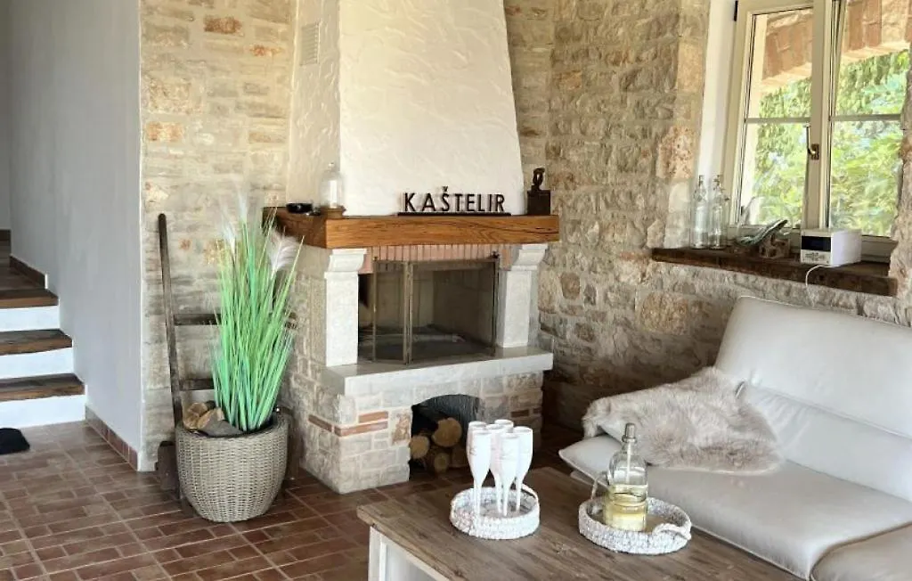 Labinci Beautiful Casa Mirejo With Pool In Kastelirヴィラ
